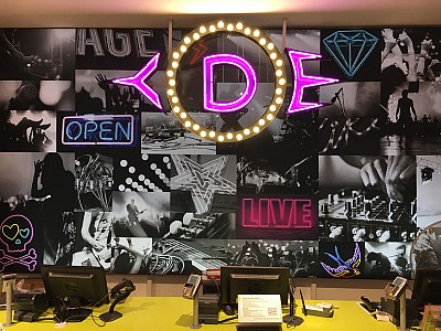 Neon Signage 01